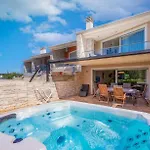 Bobos Place With Jacuzzi And Sauna 46d * Ουμάγκ