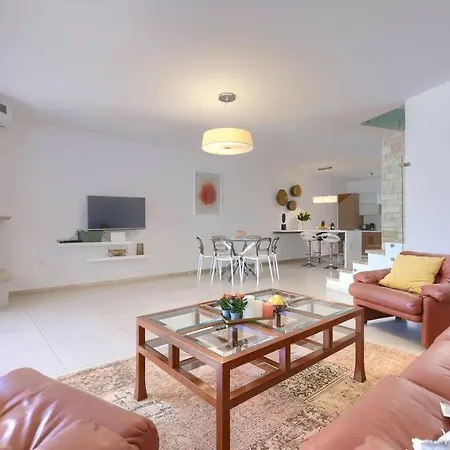 Βίλα Bobos Place With Jacuzzi And Sauna 46d