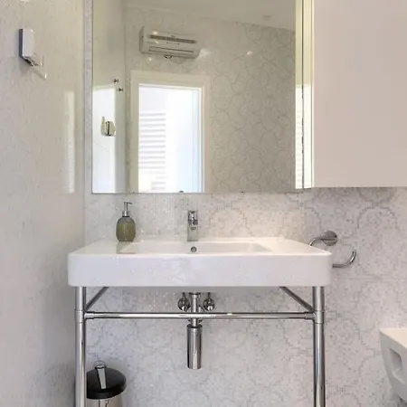 Bobos Place With Jacuzzi And Sauna 46d Villa Umag