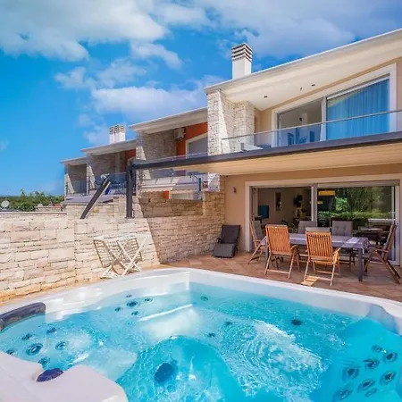 Bobos Place With Jacuzzi And Sauna 46d * Умаг