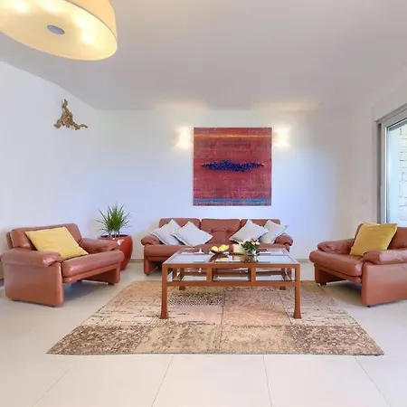 Bobos Place With Jacuzzi And Sauna 46d Вилла