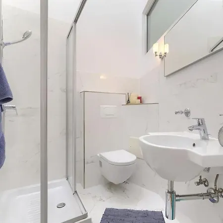 Bobos Place With Jacuzzi And Sauna 46d Умаг