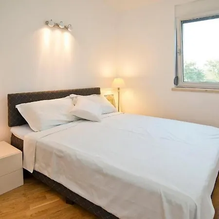 Bobos Place With Jacuzzi And Sauna 46d * Умаг