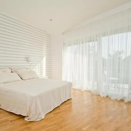 Вилла Bobos Place With Jacuzzi And Sauna 46d *